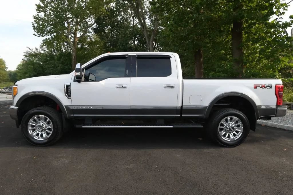 Used 2017 Ford F350 Lariat w/ Lariat Ultimate Package AWD/4WD image 2
