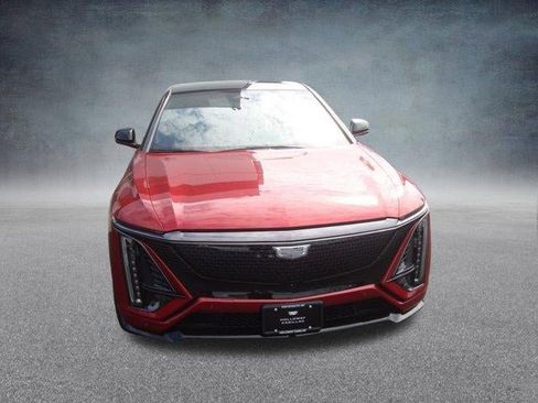 New 2026 Cadillac Lyriq V image 2