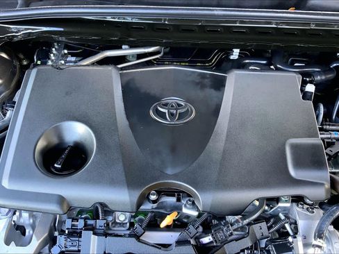 Used 2024 Toyota Camry LE FWD image 32