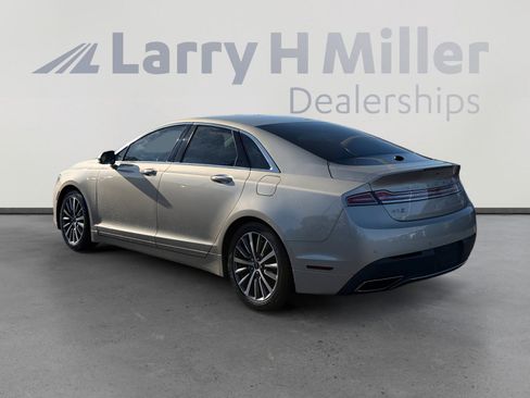Used 2017 Lincoln MKZ Select w/ Select Plus Package FWD image 3