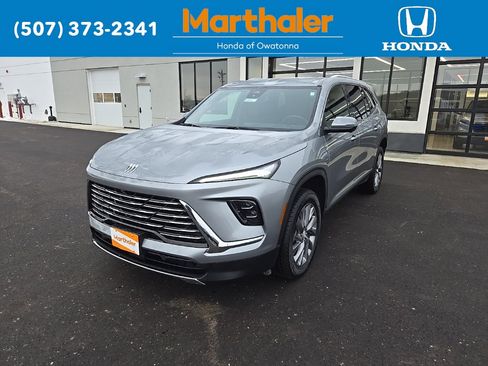 Used 2025 Buick Enclave Preferred image 1