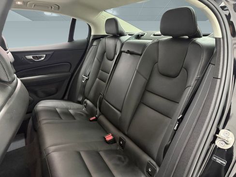 Used 2025 Volvo S60 B5 Plus image 21