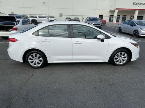 Used 2025 Toyota Corolla LE image 11