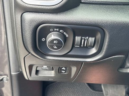 Used 2019 RAM 1500 Laramie w/ Off Road Group AWD/4WD image 32