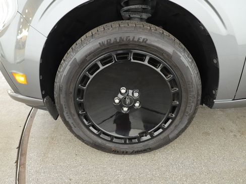 Certified 2025 Ford Maverick Lobo AWD/4WD image 7