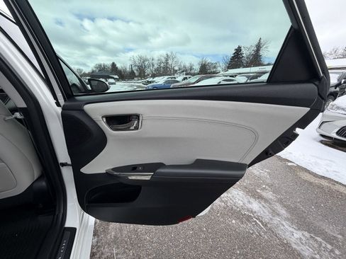 Used 2018 Toyota Avalon Limited image 23