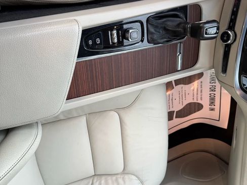 Used 2021 Volvo S60 T5 Momentum image 22