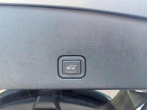 Certified 2025 Cadillac XT6 Premium Luxury w/ Platinum Package image 13