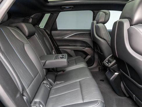 Used 2024 Cadillac Lyriq Luxury image 16