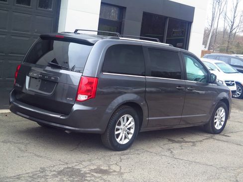 Used 2019 Dodge Grand Caravan SXT image 18