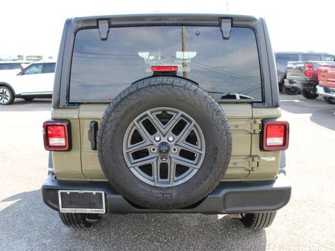 Used 2025 Jeep Wrangler Unlimited Sport AWD/4WD image 6