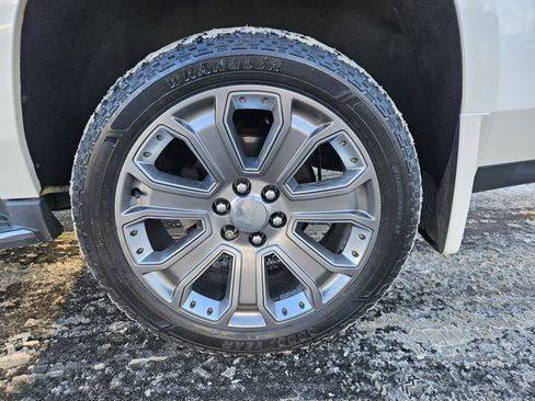 Used 2015 GMC Yukon XL Denali w/ Open Road Package image 38