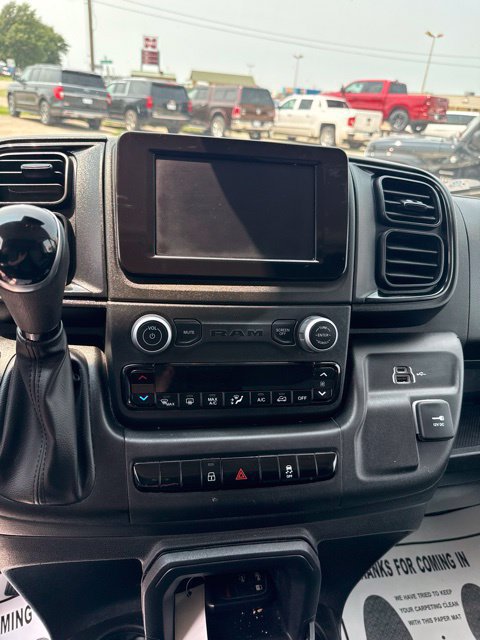 Used 2025 RAM ProMaster 2500 w/ Convenience Group FWD image 14