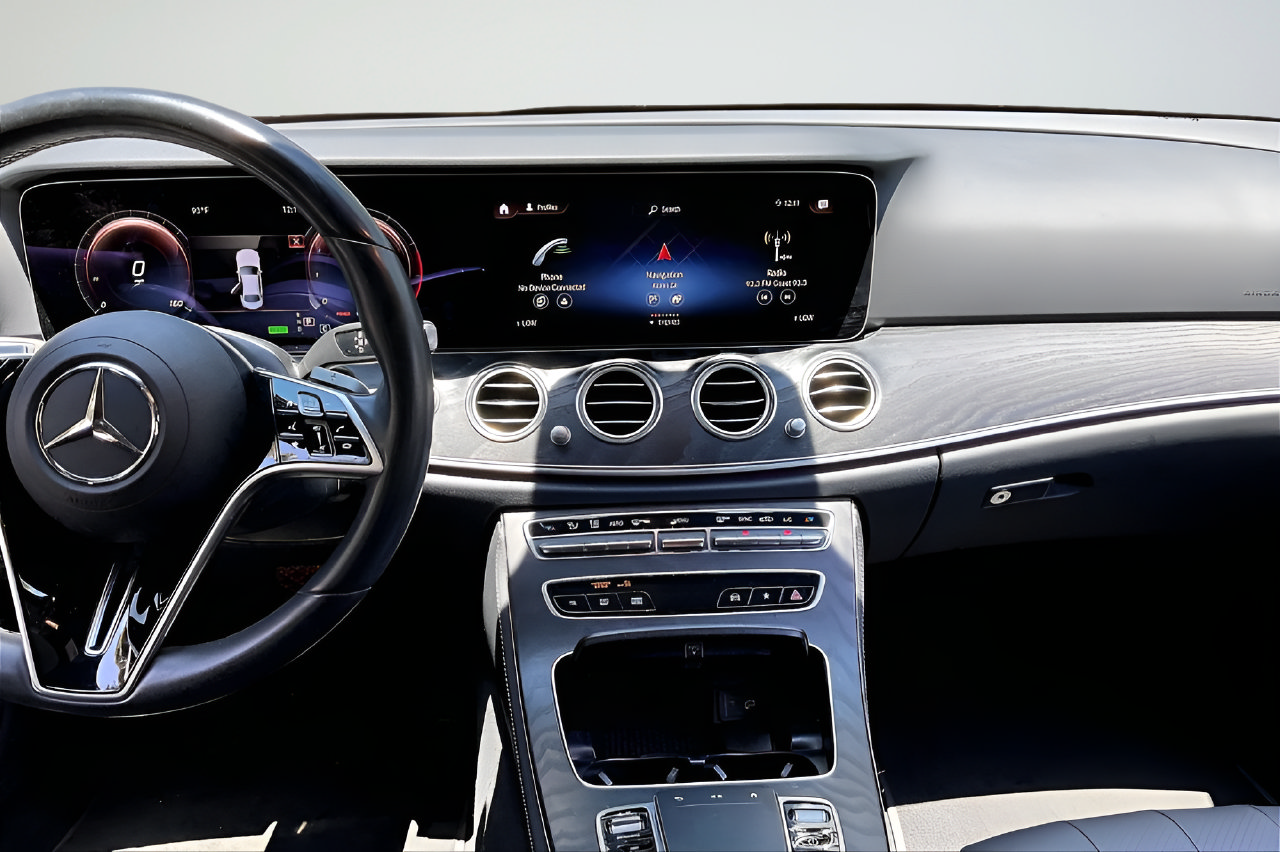 Used 2022 Mercedes-Benz E 450 4MATIC Sedan image 9