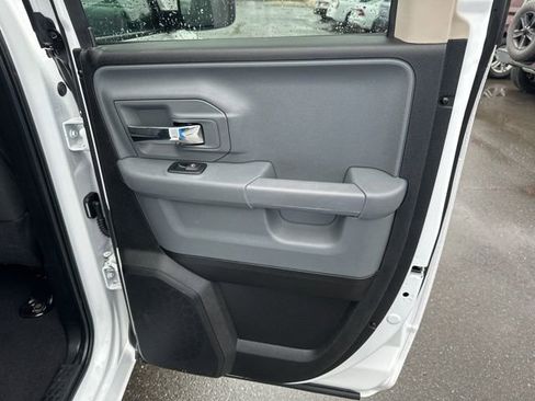Used 2024 RAM 1500 Classic SLT AWD/4WD image 12