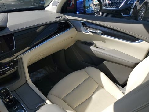 Certified 2023 Cadillac XT6 Premium Luxury image 18