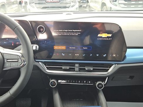 New 2026 Chevrolet Equinox EV LT image 22