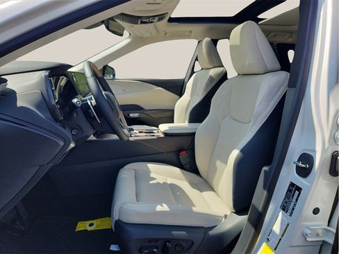 Used 2024 Lexus RX 450h AWD w/ Luxury Package image 6