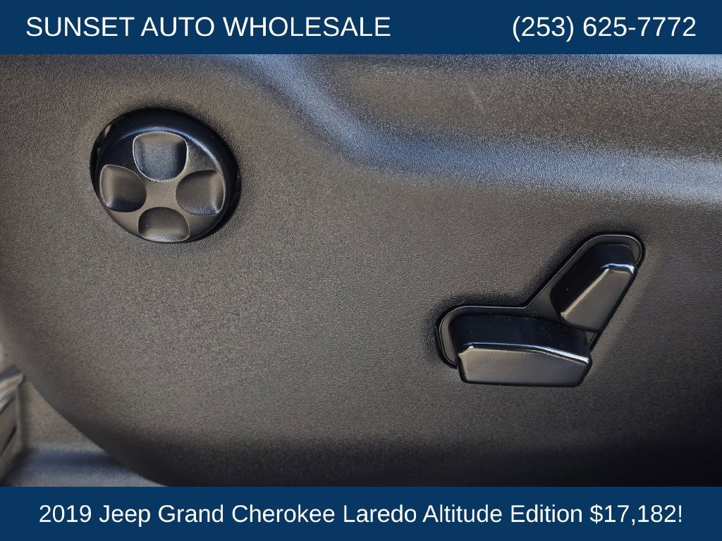 Used 2019 Jeep Grand Cherokee Altitude AWD/4WD image 24