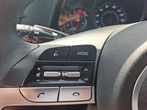 Used 2023 Hyundai Elantra SEL FWD image 21