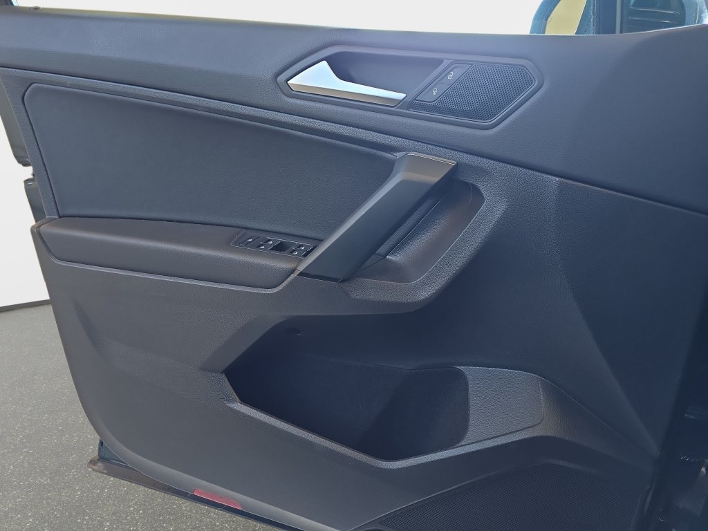 Used 2019 Volkswagen Tiguan SE AWD/4WD image 28
