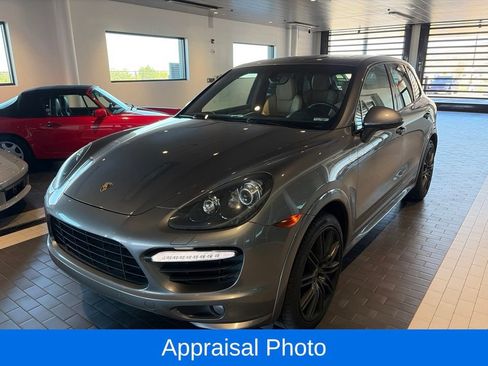 Used 2014 Porsche Cayenne GTS AWD/4WD image 2