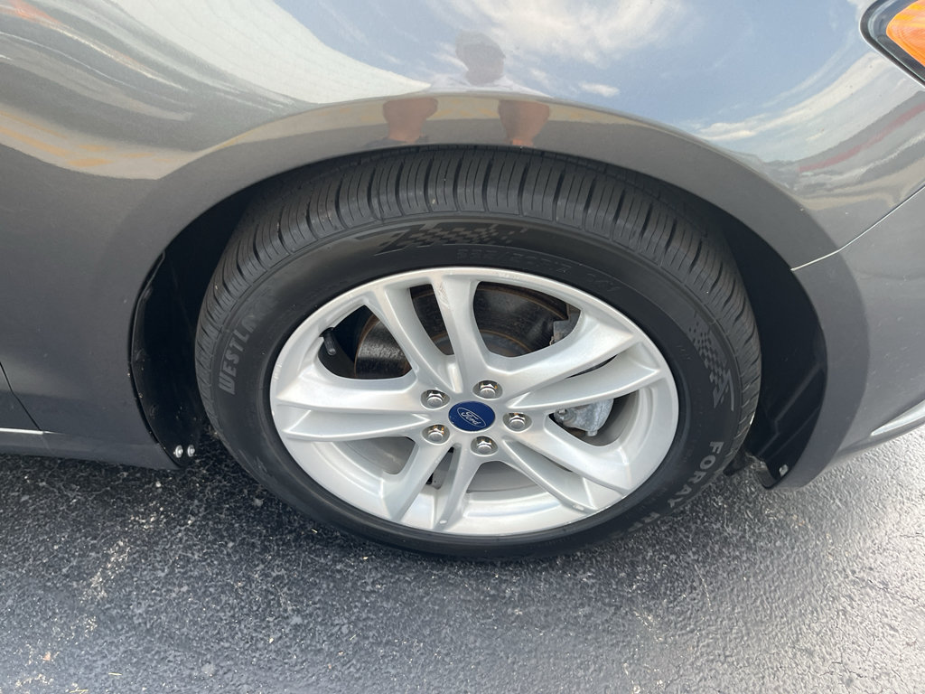 Used 2018 Ford Fusion SE FWD image 45