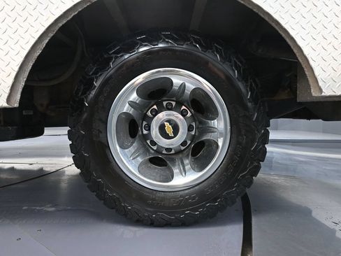 Used 2021 Chevrolet Silverado 3500 LT w/ Convenience Package AWD/4WD image 16