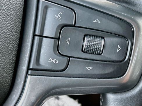 Used 2025 Chevrolet Silverado 1500 LT AWD/4WD image 36