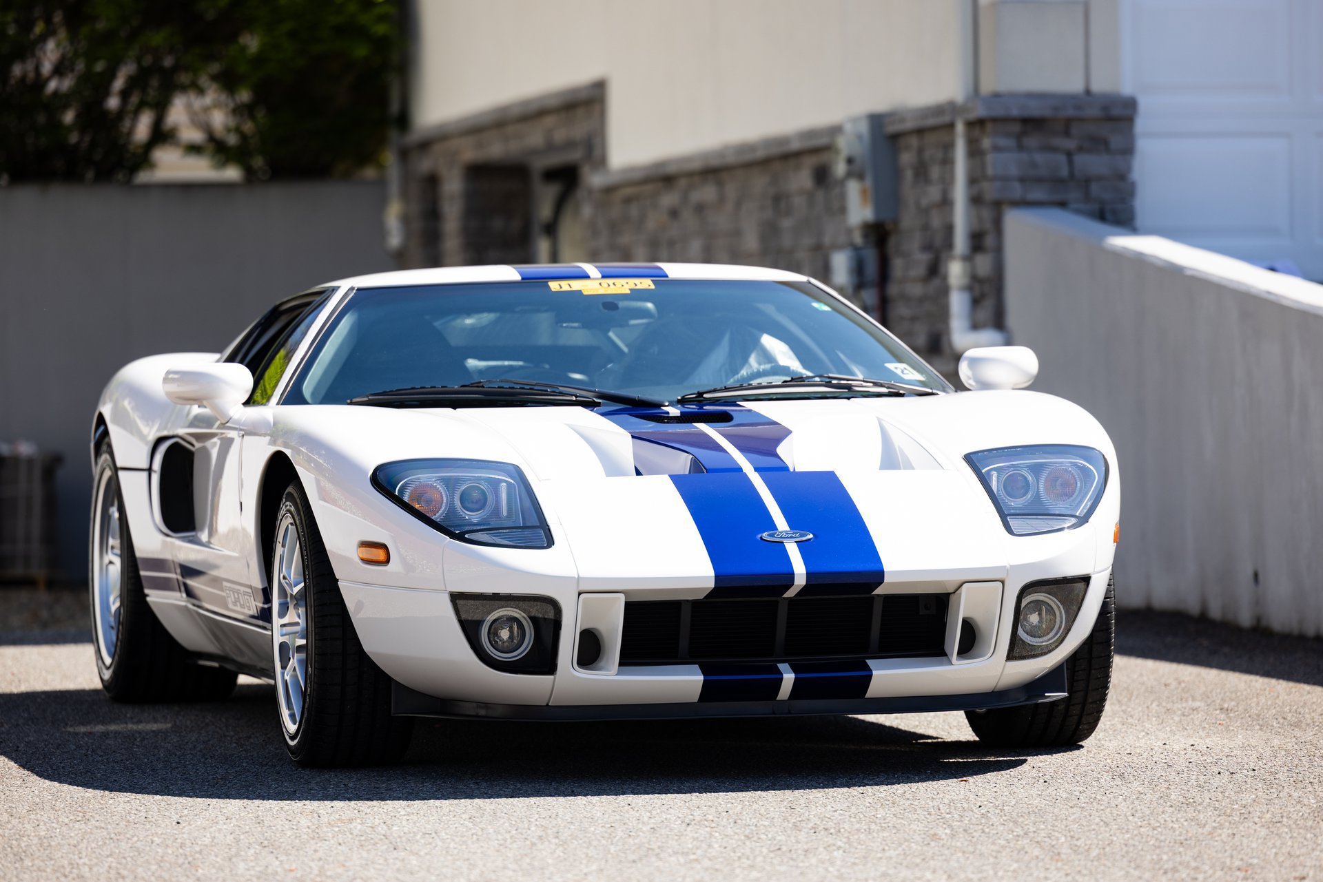 Used 2006 Ford GT RWD image 18
