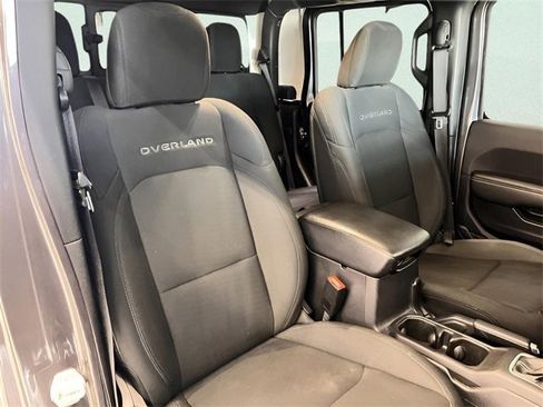 Used 2020 Jeep Gladiator Overland image 12
