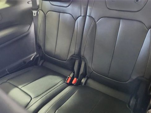 Used 2022 Jeep Grand Cherokee L Limited image 34