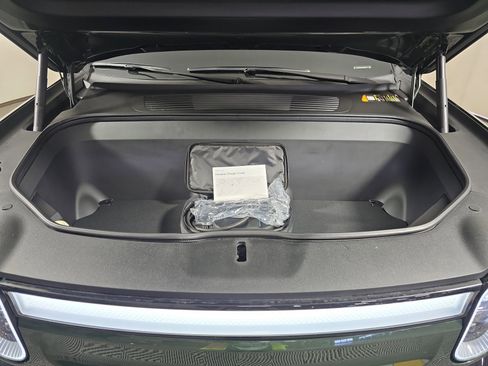 Used 2022 Rivian R1S Launch Edition image 14