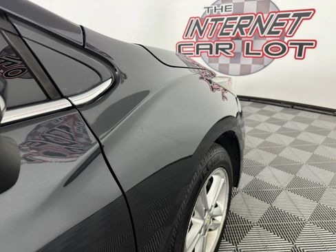 Used 2017 Chevrolet Cruze LT FWD image 28
