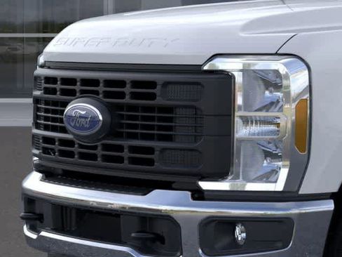 New 2026 Ford F250 XL w/ XL Chrome Package image 17