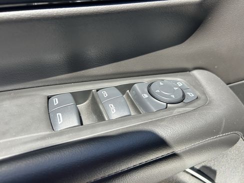 Used 2025 Chevrolet Tahoe Z71 AWD/4WD image 30