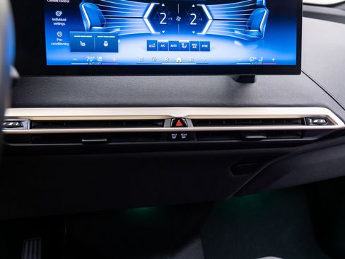 Used 2024 BMW iX xDrive50 w/ Convenience Package image 27