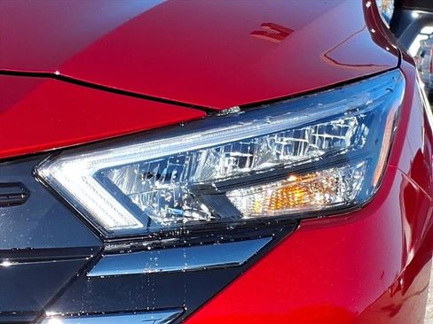 New 2025 Nissan Versa SR w/ Trunk Package image 3