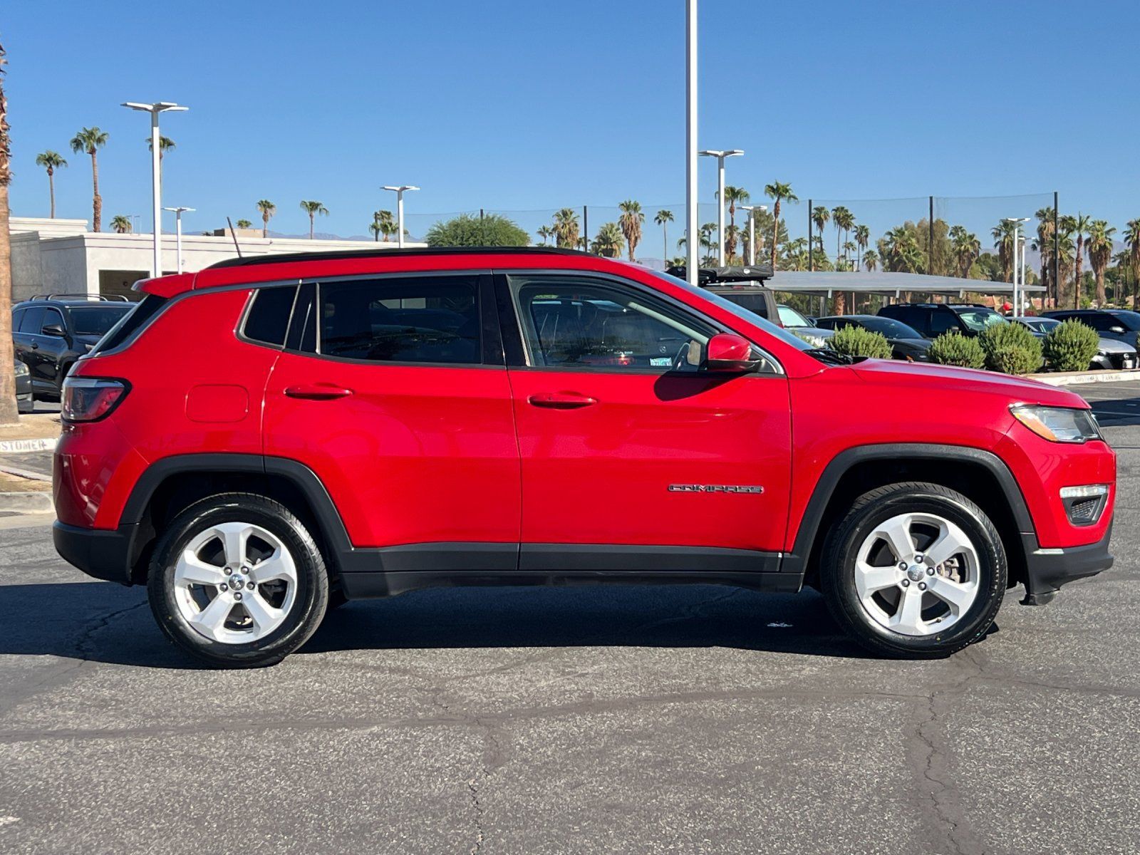 Used 2020 Jeep Compass Latitude AWD/4WD image 2