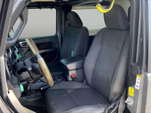 Used 2019 Jeep Wrangler Sport AWD/4WD image 7