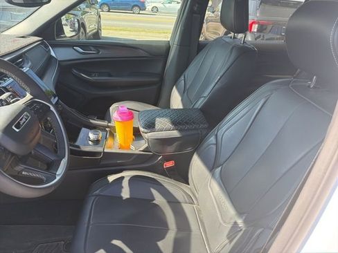 Used 2024 Jeep Grand Cherokee L Altitude image 9