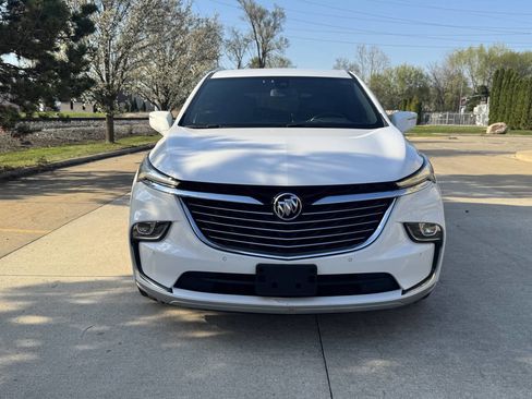 Used 2023 Buick Enclave Essence image 9