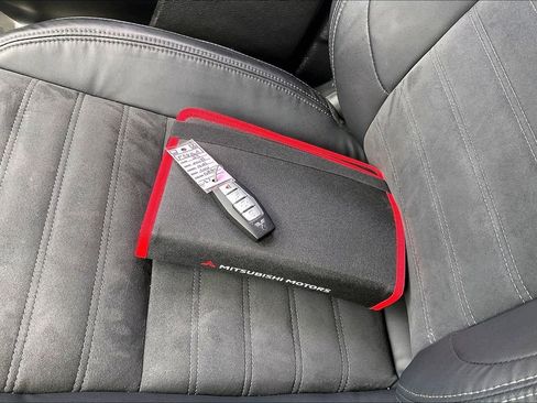 Used 2023 Mitsubishi Outlander SE AWD/4WD image 10