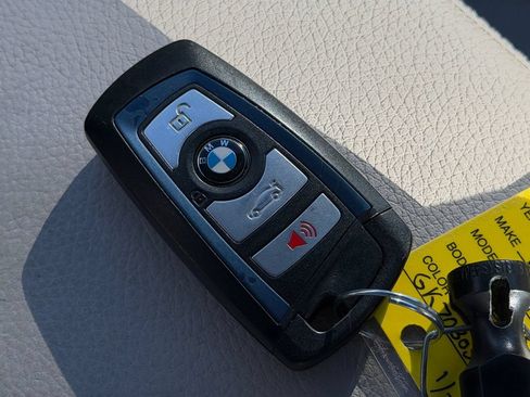Used 2016 BMW 340i xDrive Sedan AWD/4WD image 34