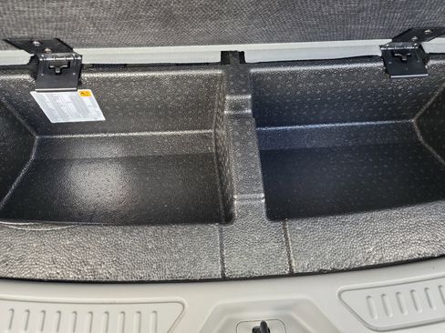 Certified 2023 GMC Acadia SLT w/ Trailering Package image 32