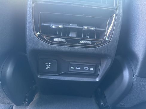 New 2026 Jeep Grand Cherokee Altitude AWD/4WD image 36