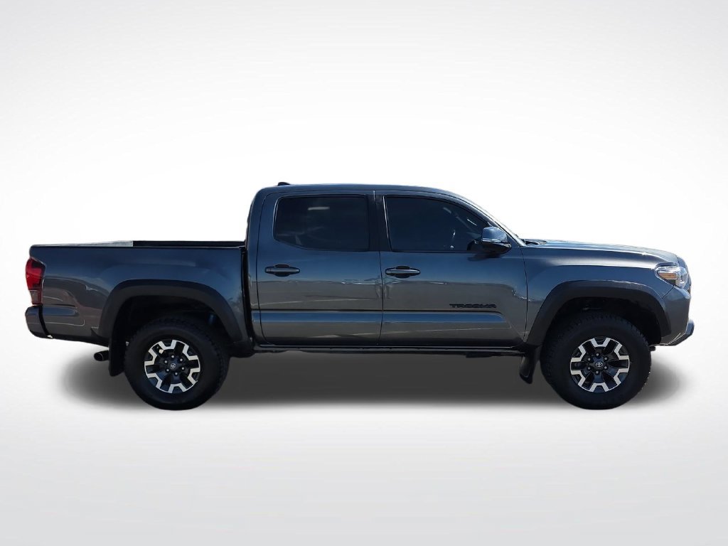 Used 2019 Toyota Tacoma TRD Off-Road w/ Technology Package AWD/4WD image 11