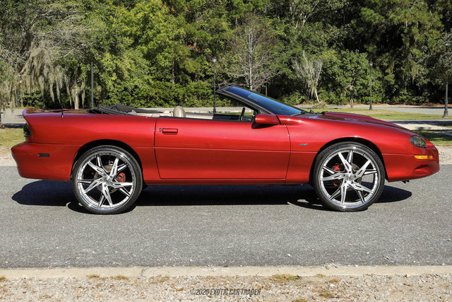 Used 2002 Chevrolet Camaro Z28 w/ SS Performance/Appearance Pkg RWD image 8