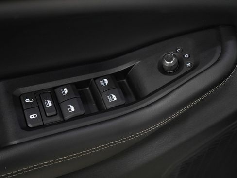 Used 2024 Jeep Grand Cherokee Altitude image 22