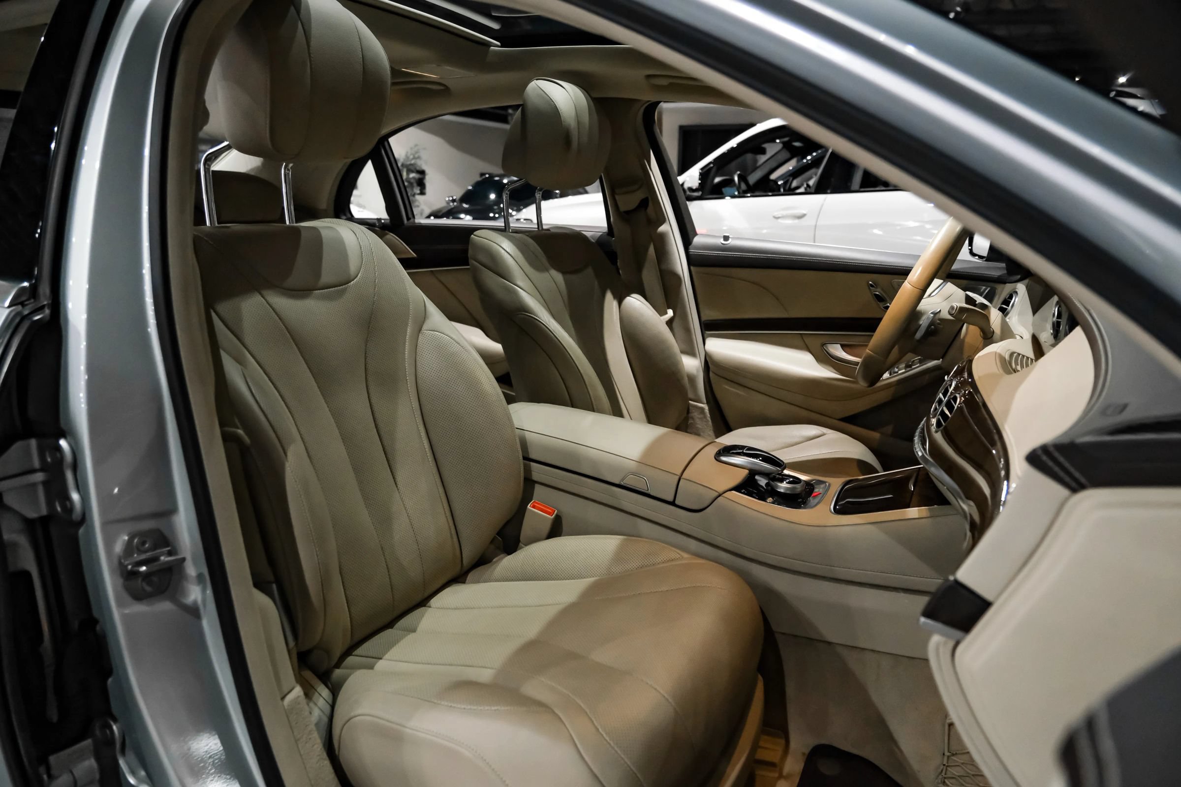Used 2019 Mercedes-Benz S 450 Sedan image 30